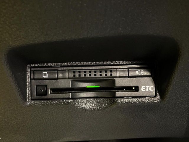 【ETC】高速道路の料金所をストレスなく通過！話題のスポットやサービスエリアに多い「スマートIC」利用時は必須のアイテムです。当店でセットアップを実施、ご納車当日からすぐにご利用いただけます！