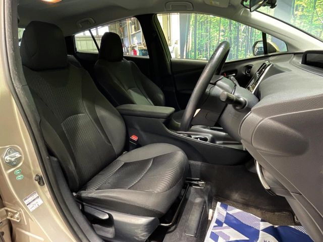 運転席シート廻りは使用感も少なく、良好な状態となっています。丁寧に使われていたことがよくわかりますね。