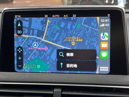 ●Apple　Car　Play：スマホとの有線接続で、ナビ・オーディオ再生などスマホのアプリ機能が画面でも使える便利機能です！