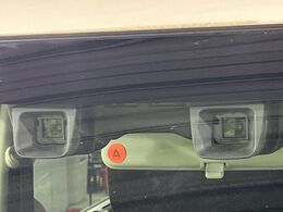 【スズキ　セーフティサポート】走行中に前方の車両等を認識し、衝突しそうな時は警報とブレーキで衝突回避と被害軽減をアシスト。より安全にドライブをお楽しみいただけます。