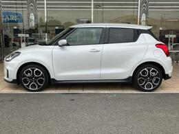 WECARSの在庫ページをご覧いただき誠にありがとうございます！WECARSは「お客様第一」をモットーにお客様のカーライフを全力でサポートいたします！