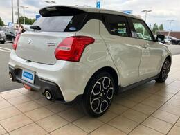 全国に店舗を展開しているのでどこでもお取り寄せが可能です！この車が気になるけど遠方だから・・・と諦める必要はありません！※別途陸送費が必要です。