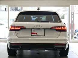 後続車両から長く見られるリヤスタイルも、Audiらしく上品で洗練されたデザインで見る人を惹きつけます。