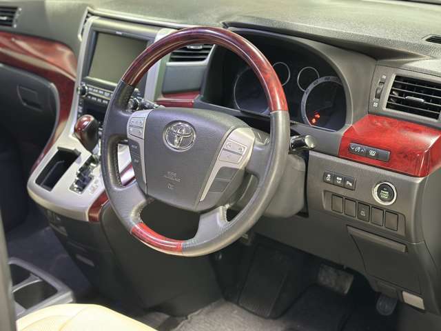 車内も丁寧に使用されており綺麗な状態です。