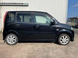 国道23号線沿いにございます。伊勢自動車道「久居IC」より車で15分でお越し頂けます。欧州車はもちろん、下取りの良質な国産車も展示いたしております。