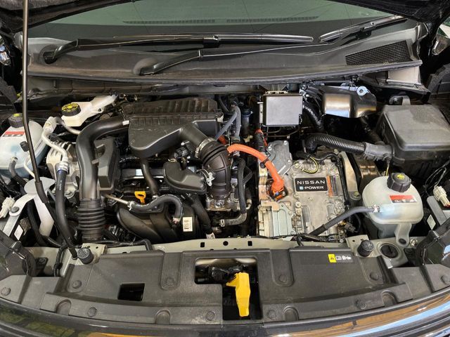 親切・丁寧な専門メカニックスタッフが応対！・車検・点検整備・事故等の修理などアフターサービスも安心。お車のカスタマイズもネクステージのサービススタッフまでご相談ください！