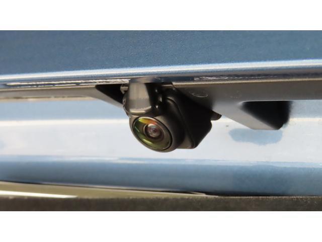 バックカメラです。後ろも見えないと不安ですがバックして駐車する時に大活躍するバックカメラもしっかりと装備されています。