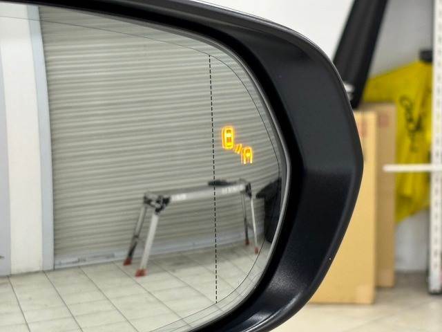 【ブラインドスポットモニター】ブラインドスポットモニター搭載で後方から接近する車両にも簡単に気づけます。