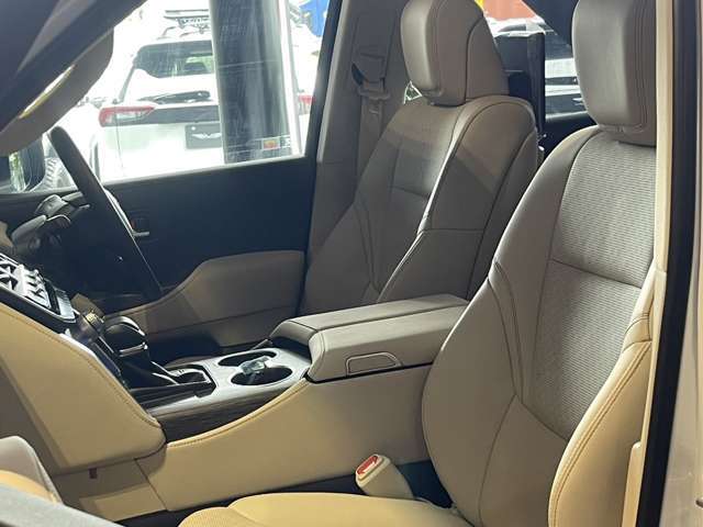 トヨタ ランドクルーザー300 3.3 ZX ディーゼルターボ 4WD 2023