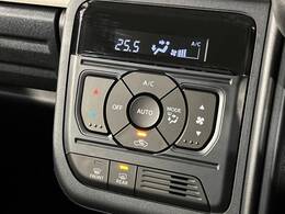 【オートエアコン】一度お好みの温度に設定すれば、車内の温度を検知し風量や温度を自動で調整。暑い…寒い…と何度もスイッチ操作をする必要はありません。快適な車内空間には必須の機能ですね♪