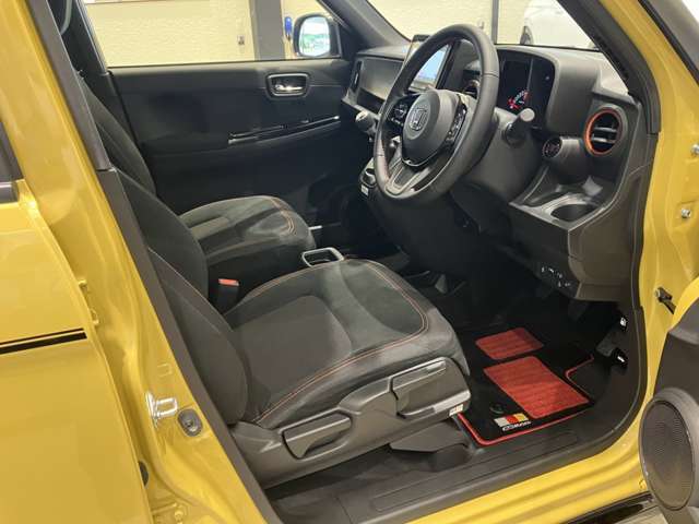 運転席・助手席にはシートヒーターを装備しておりますので、快適にお使いいただけます！