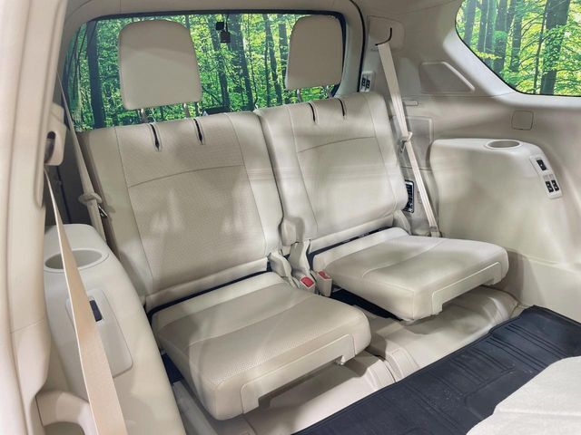 3列目シートはもちろん状態良好☆大人でもゆったりと座って頂けますので、大人数でのお出かけもラクラクです♪ご家族で、気の知れた仲間で、ドライブに行くのが楽しみですね♪