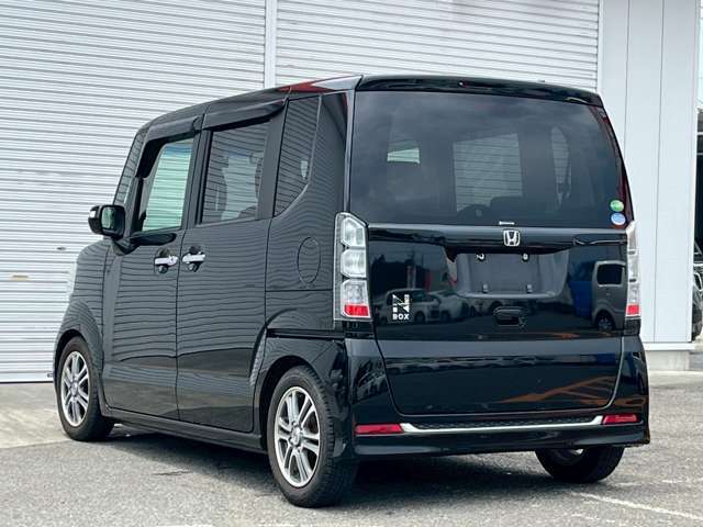 自社の関東運輸局長指定整備工場で点検、整備を行なって納車いたします。国指定の車検場です！納車整備もバッチリです！