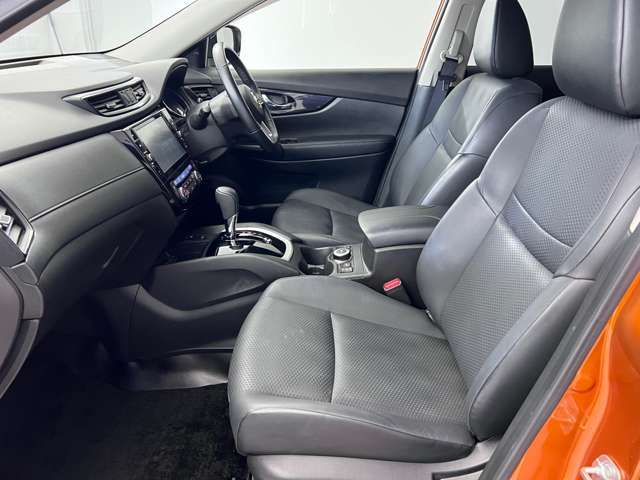 【車内ルームクリーニング済】専門スタッフにより車内はきれいにルームクリーニングを行っております。