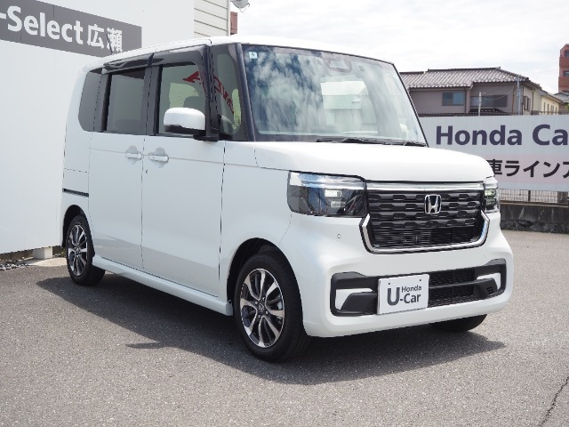 N-BOXは、運転のしやすさはもちろん、あらゆるシーンで実感できる上質なフィーリングにまでこだわって走りを磨きました。