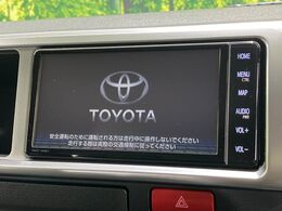 【純正ナビ】人気の純正ナビを装備しております。ナビの使いやすさはもちろん、オーディオ機能も充実！キャンプや旅行はもちろん、通勤や買い物など普段のドライブも楽しくなるはず♪