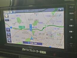 【純正9インチナビ】一体感のあるナビは、高級感ある車内を演出してくれます。Bluetooth再生などオーディオ機能も充実しておりますので、運転もより楽しめます♪