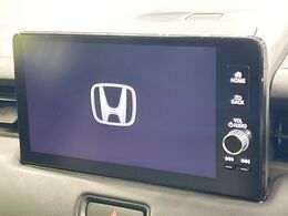 【9インチ　ホンダコネクトディスプレイ】視認性の高い大画面ディスプレイでナビの使用や、お持ちのスマートフォンと連携したbluetoothでの音楽再生が可能です♪