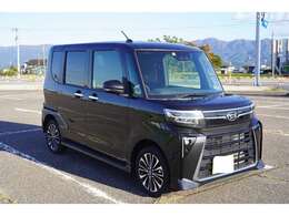 高輝度LEDヘッドライトを装備、悪天候や夜間走行時も良好な視界を確保し安心して運転できます。