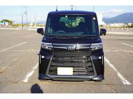 スポーティ＆上質なエクステリア。グリルやバンパーに存在感があり、「カスタムRS」ならではのターボモデル仕様です。