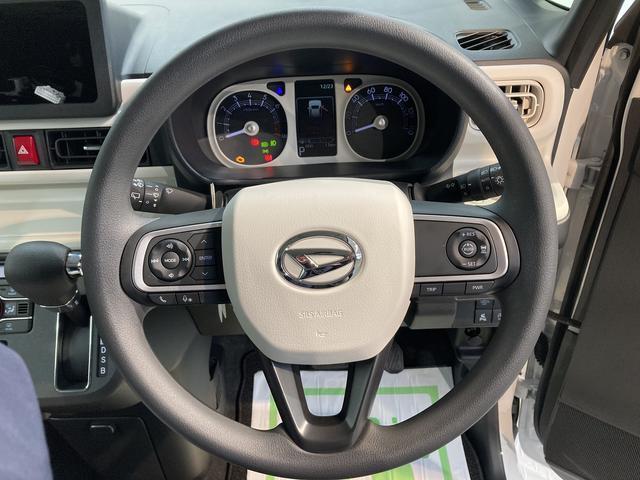 ご納車前に納車点検（法定12ヶ月点検相当）を実施し、基本性能に関わる機能や状態を徹底的に点検します。