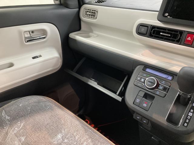 店内では季節で変わるダイハツオリジナルの美味しいスイーツとドリンクでおもてなしいたします。