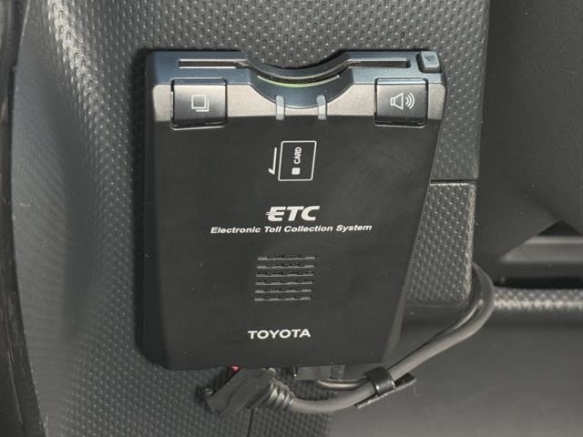 とっても便利なETCを装備しています。　ETCを利用して、高速道路を楽々ドライブしましょう。　渋滞緩和にも繋がってエコ！？にも繋がります。