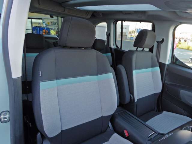 室内もとても綺麗な状態で、使用感もございません。輸入車ならではのホールド力の高いシートを使用しております。今まで丁寧に扱われてきた事も十分に理解できます。
