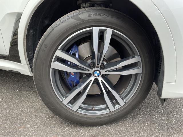 BMWならではの卓越した走りを支えるホイールと足回りです！日本車の走りに慣れている方にもぜひ体感して頂きたいほど、高いレベルでまとまっています！