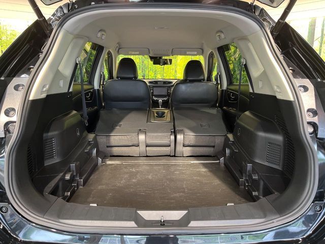 【パワーバックドア】スマートキーや運転席のボタンを押すだけでリアゲートが自動で開閉します！荷物を持っている時や、高い位置にあるバックドアを閉める際に便利な機能です♪