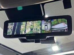 【アラウンドビューモニター】専用のカメラにより、上から見下ろしたような視点で360度クルマの周囲を確認することができます☆死角部分も確認しやすく、狭い場所での切り返しや駐車もスムーズに行えます。