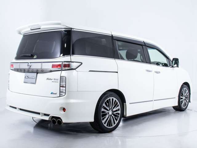 サイドビュー（ホイール交換・ダウンサス・車高調など)のカスタムも承っております