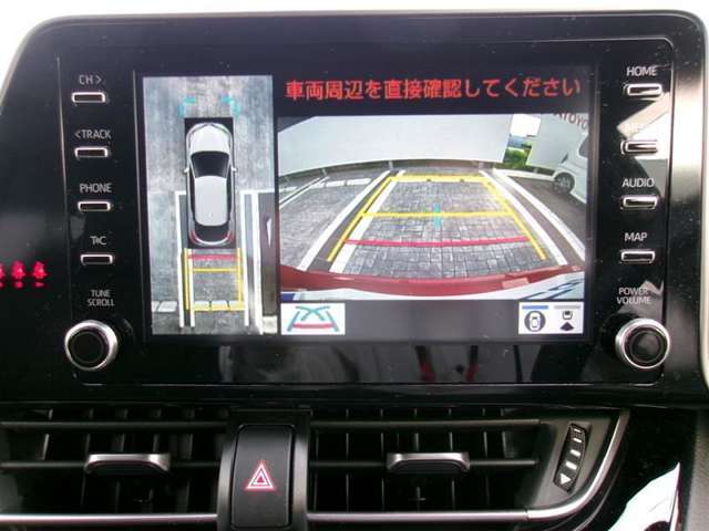 【全周囲モニター】フロント＋サイド＋バックにカメラが装着されています。車庫入れが苦手な方もこれがあれば安心ですね。