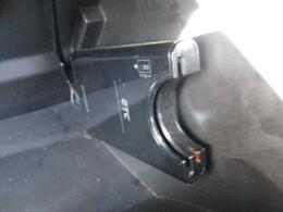 高速道路での料金お支払がスムーズに行える、ETC車載器もついています（＾0＾）