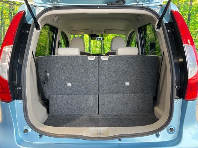 普段のお買い物や通勤、送迎等に十分な荷室スペースを確保しております。セカンドシートを倒すと、大きな荷物の積載も可能です♪