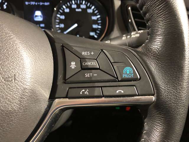 プロパイロット付きです☆　前を走行している車との車間距離を把握して、停車したり前進したりを自動で促します♪