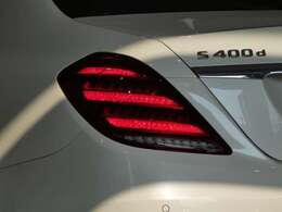 （ブラインドスポットアシスト・ディストロニックプラス・レーンキーピングアシスト）＆パノラマミックスライディングルーフ＆Burmesteサウンド等豪華装備です！！