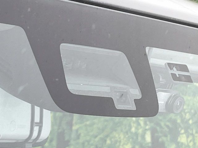 【スズキ　セーフティサポート】走行中に前方の車両等を認識し、衝突しそうな時は警報とブレーキで衝突回避と被害軽減をアシスト。より安全にドライブをお楽しみいただけます。