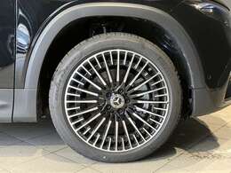 電車でご来店頂く場合は、西武新宿線「東伏見駅」が最寄り駅です。北口から新青梅街道方面に約500m、徒歩5分程の距離になります。