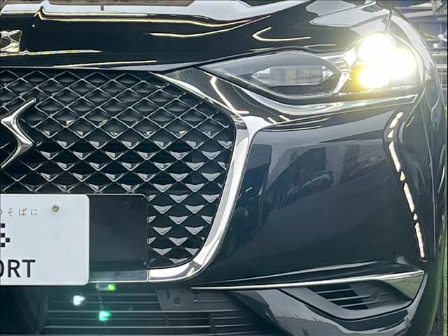 LEDヘッドライト搭載。夜道も明るく照らします。