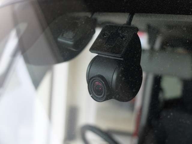 全車、第三者機関による車輌検査を実施済み。修復歴のある車は販売いたしません。当店へのお問い合わせは　0796-43-1000　営業時間：AM9時半からPM7時まで