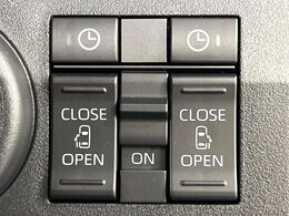 【両側パワースライドドア】スマートキーや運転席のスイッチで後席両側スライドドアの開閉が可能♪電動だから力を入れてドアを開ける必要が無く、小さなお子様でも簡単に開け閉めでき快適です♪