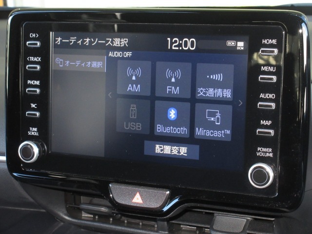 トヨタ純正ディスプレーオーディオを装着しております。AM、FM、Bluetoothがご使用いただけます。