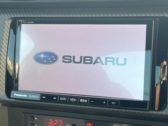 【純正ナビ】人気の純正ナビを装備しております。ナビの使いやすさはもちろん、オーディオ機能も充実！キャンプや旅行はもちろん、通勤や買い物など普段のドライブも楽しくなるはず♪
