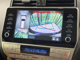 【パノラミックビューモニター】専用のカメラにより、上から見下ろしたような視点で360度クルマの周囲を確認することができます☆死角部分も確認しやすく、狭い場所での切り返しや駐車もスムーズに行えます。