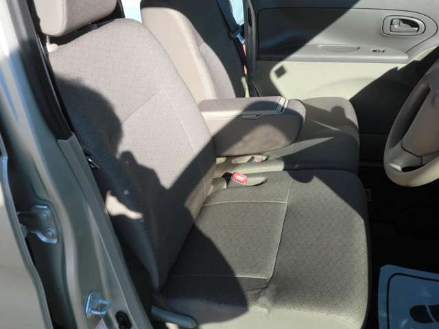 ☆公取協会員の当店は、お客様に分かりやすい《支払総額表示（車両本体価格+諸費用）》を表示しています