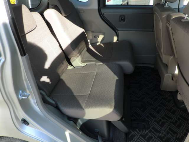 後部座席もゆったりとお座りいただけます！