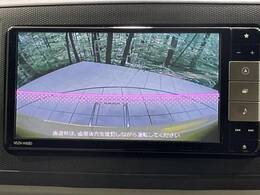 【バックカメラ】駐車時に後方がリアルタイム映像で確認できます。大型商業施設や立体駐車場での駐車時や、夜間のバック時に大活躍！運転スキルに関わらず、今や必須となった装備のひとつです！