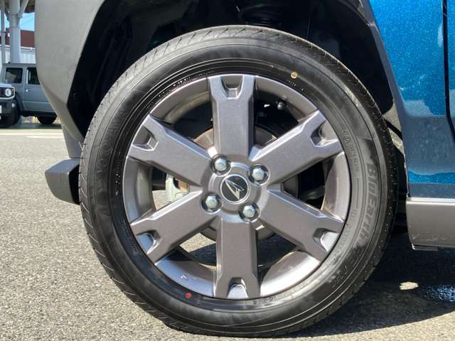 15インチアルミホイール（ガンメタリック塗装）！タイヤの溝は8分山はあります！サイズは165/65-15です！