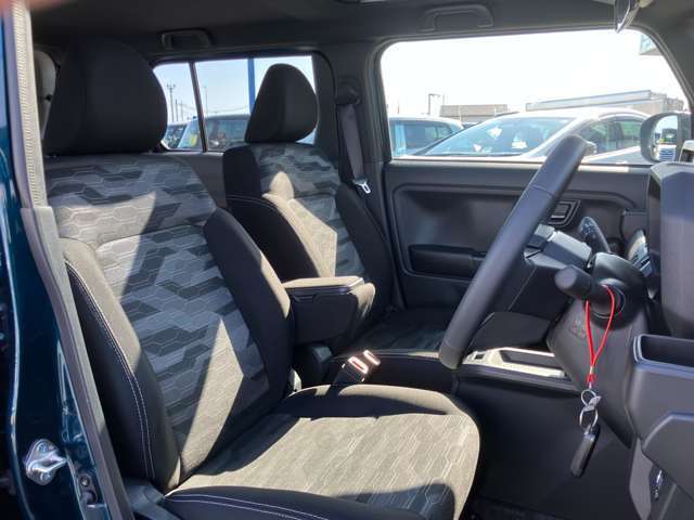 高いアイポイントで、見通しの良い視界を実現しています！